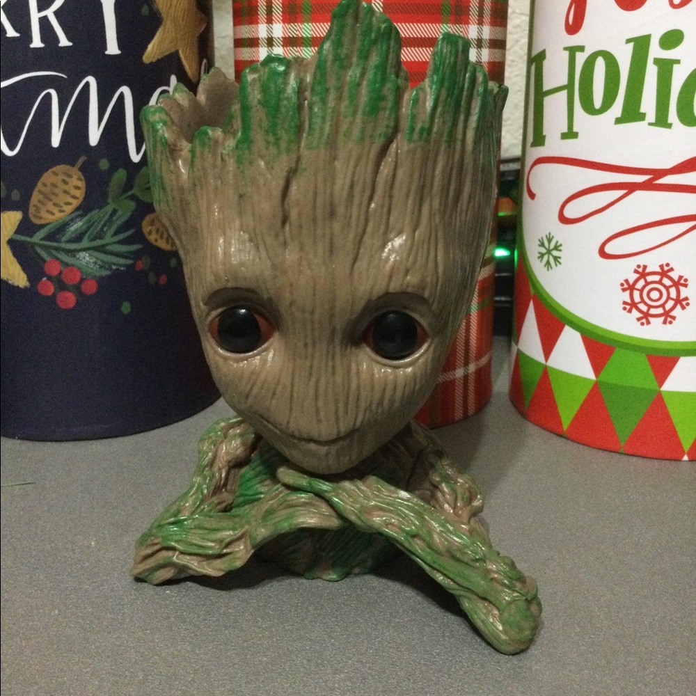 Groot planter style #1